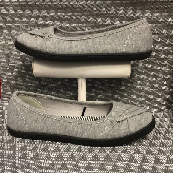 Ladies Dirty Laundry Grey Flats - Picture 4 of 11